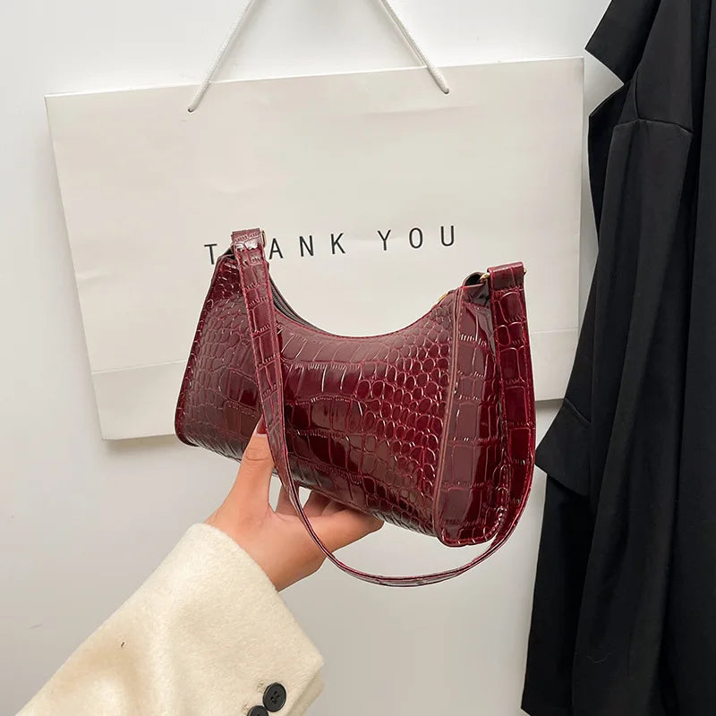 Fashion Exquisite Shoulder Bag | Retro Casual Women's Tote & Female Leather Solid Color Chain Handbag (Small Square Armpit Bag)