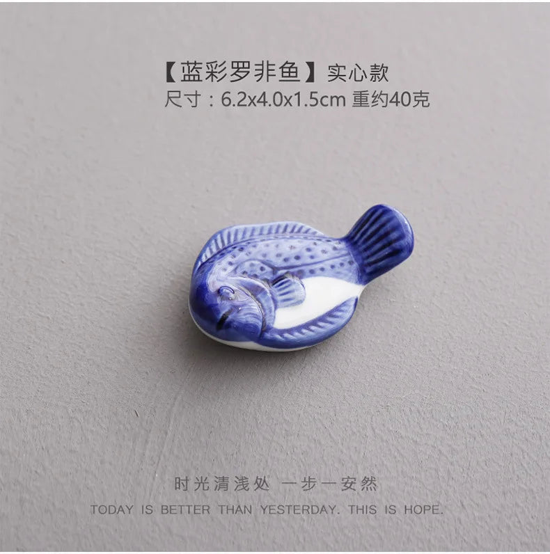 Cute Ceramic Fish Shape Chopsticks Holders Chopstick Stand Shelf Cartoon Animals Spoons Fork Rack Ceramic Rest Kitchen Utensil