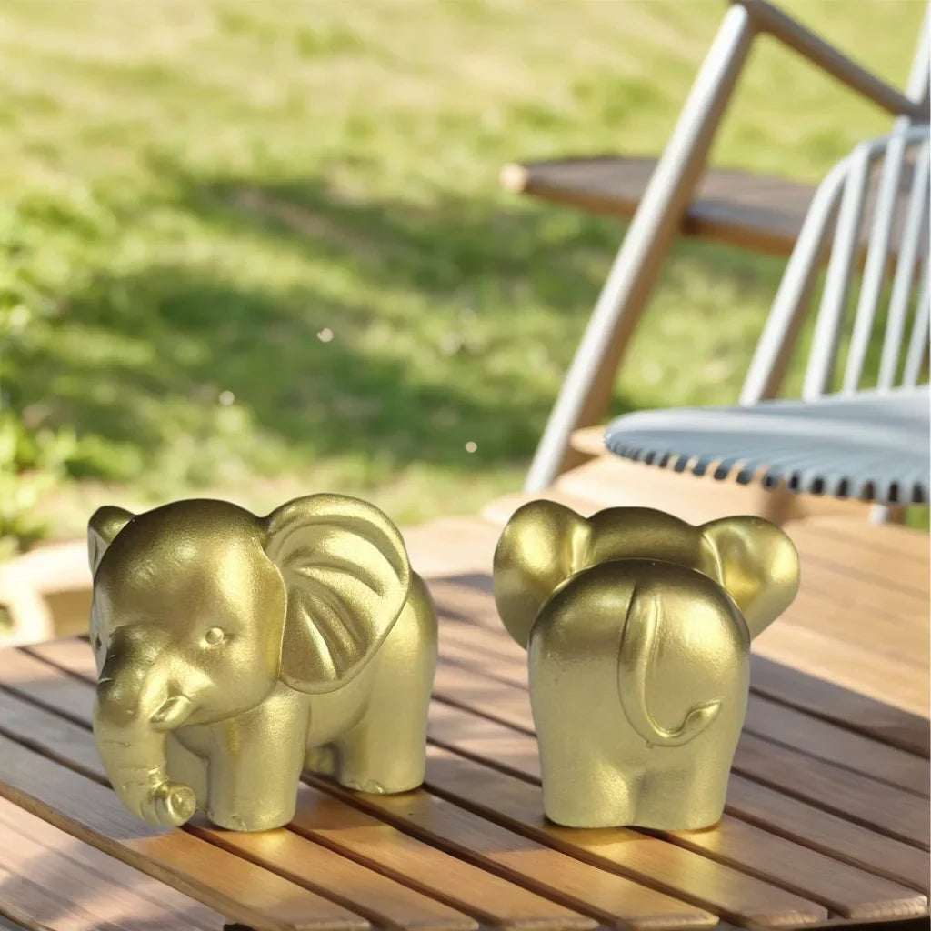 Nordic Style Black and White Golden Elephant Figurine, Auspicious Meaning Home Decoration Item, Stylish and Exquisite Decoration for Living Room and Study, Conveying a Warm Atmosphere