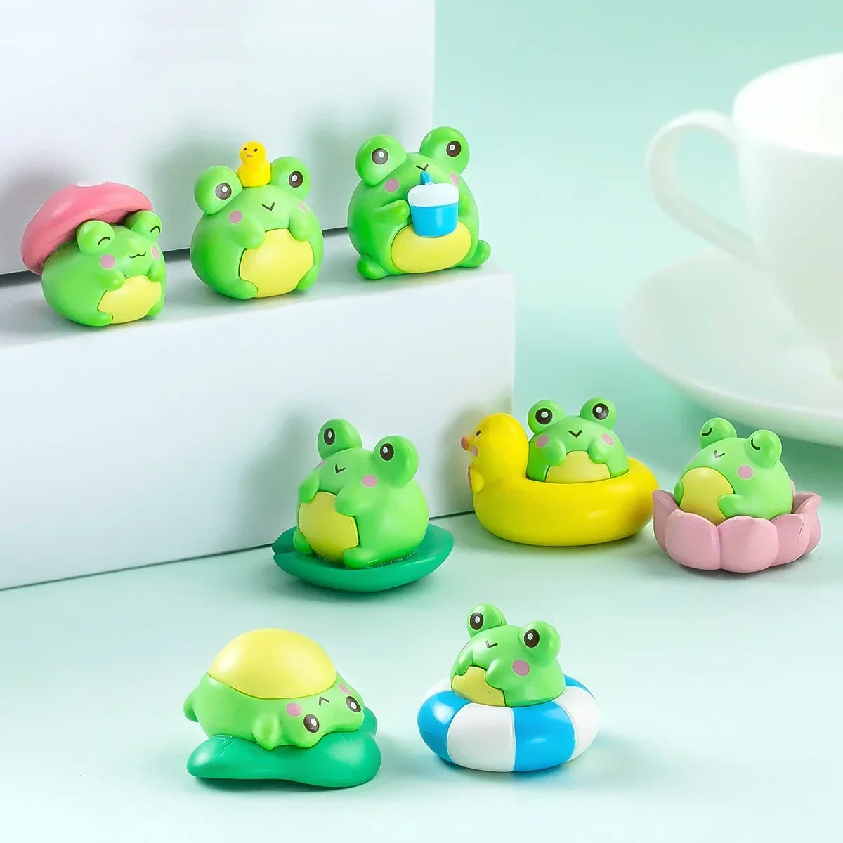8pcs Funny Cute Holiday Frog Animal Car Decoration Pvc Craft Miniature Figure Tiny for Bonsai Microlandscape Fairy Garden Decor