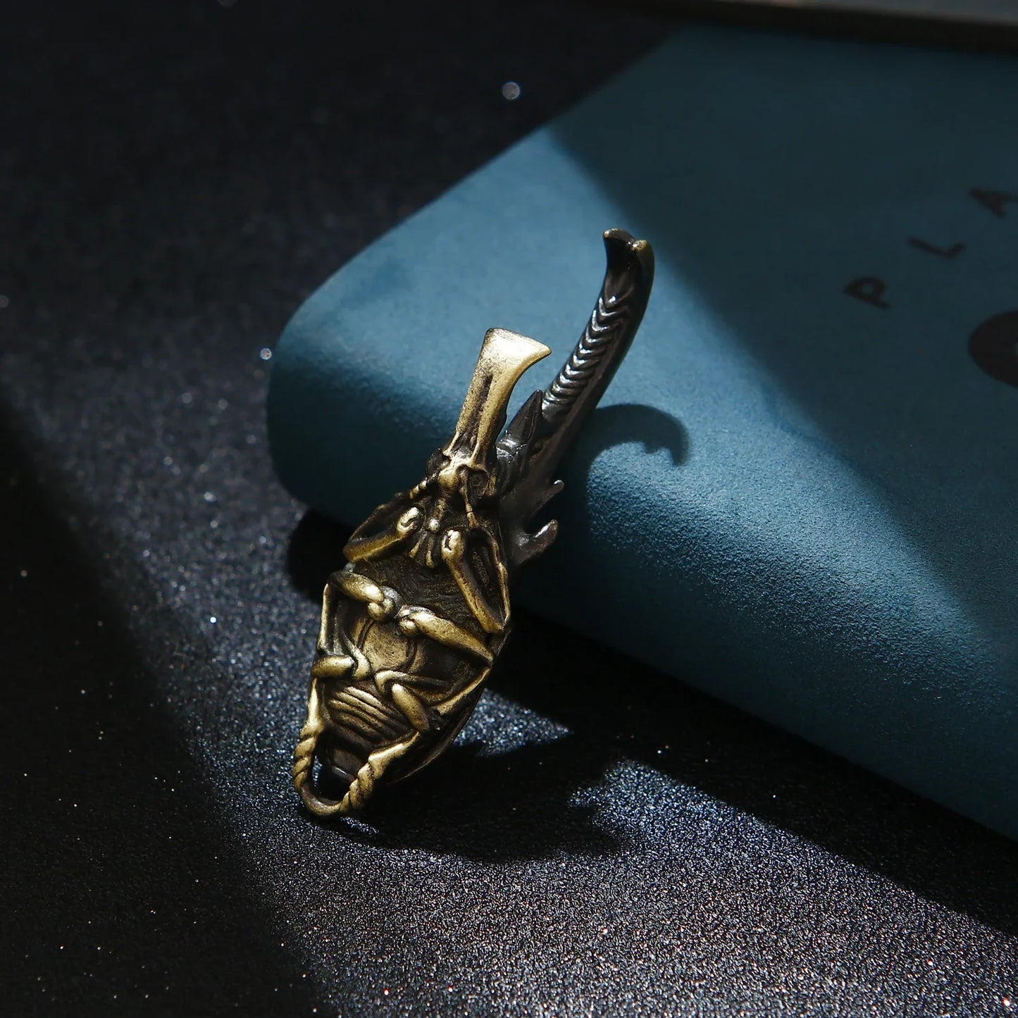 Creative Metal Beetle Bottle Opener Portable Beer Can Opener Wine Bottle Opener Outdoor BBQ Opener Kitchen Tool