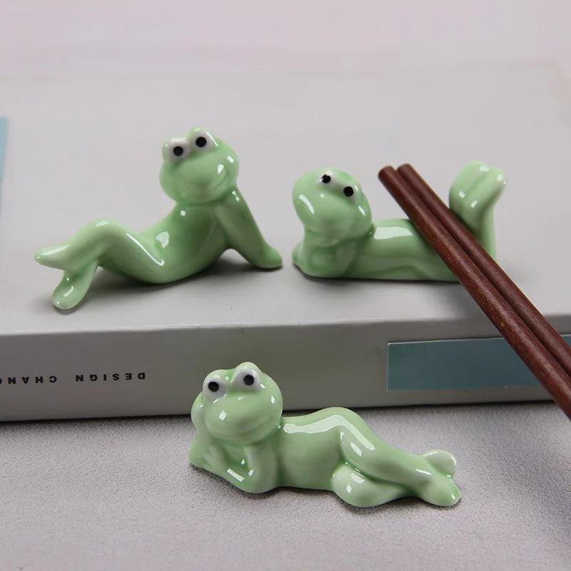 Creative Ceramic Chopstick Holder Funny Frog Cutlery Stand Spoon Fork Rest Tableware Restaurant Utensil Kitchen Tools Home Decor