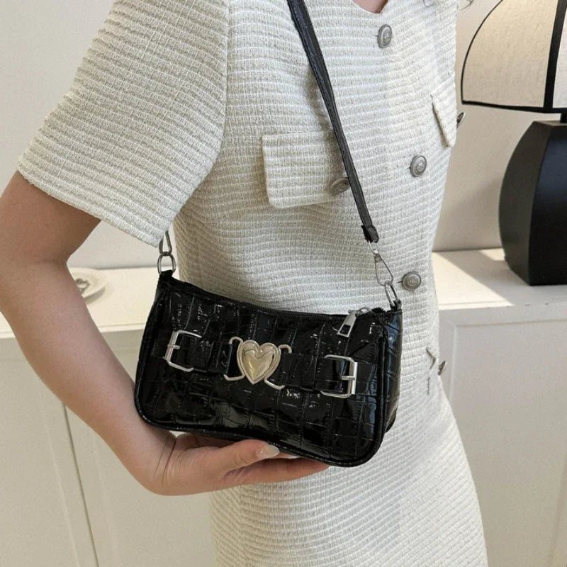 Women's Y2K Peach Heart Butt Leather Handbag | Alligator Pattern Underarm Shoulder Bag with Heart Pin Buckle (Fashion Girls Mini Tote)