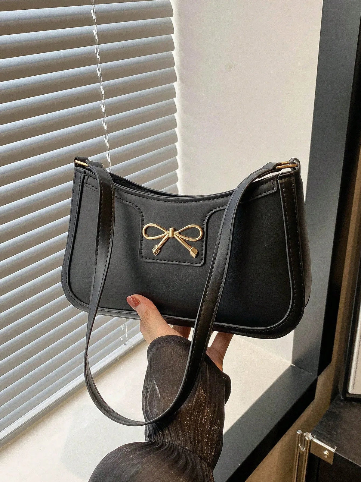 New Autumn/Winter Commuting Shoulder & Under-Arm Bag for Women | Korean Fashion Crossbody Handbag with Bow Decoration