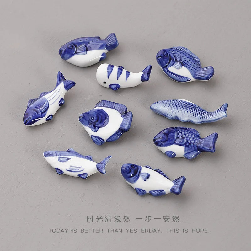 Cute Ceramic Fish Shape Chopsticks Holders Chopstick Stand Shelf Cartoon Animals Spoons Fork Rack Ceramic Rest Kitchen Utensil