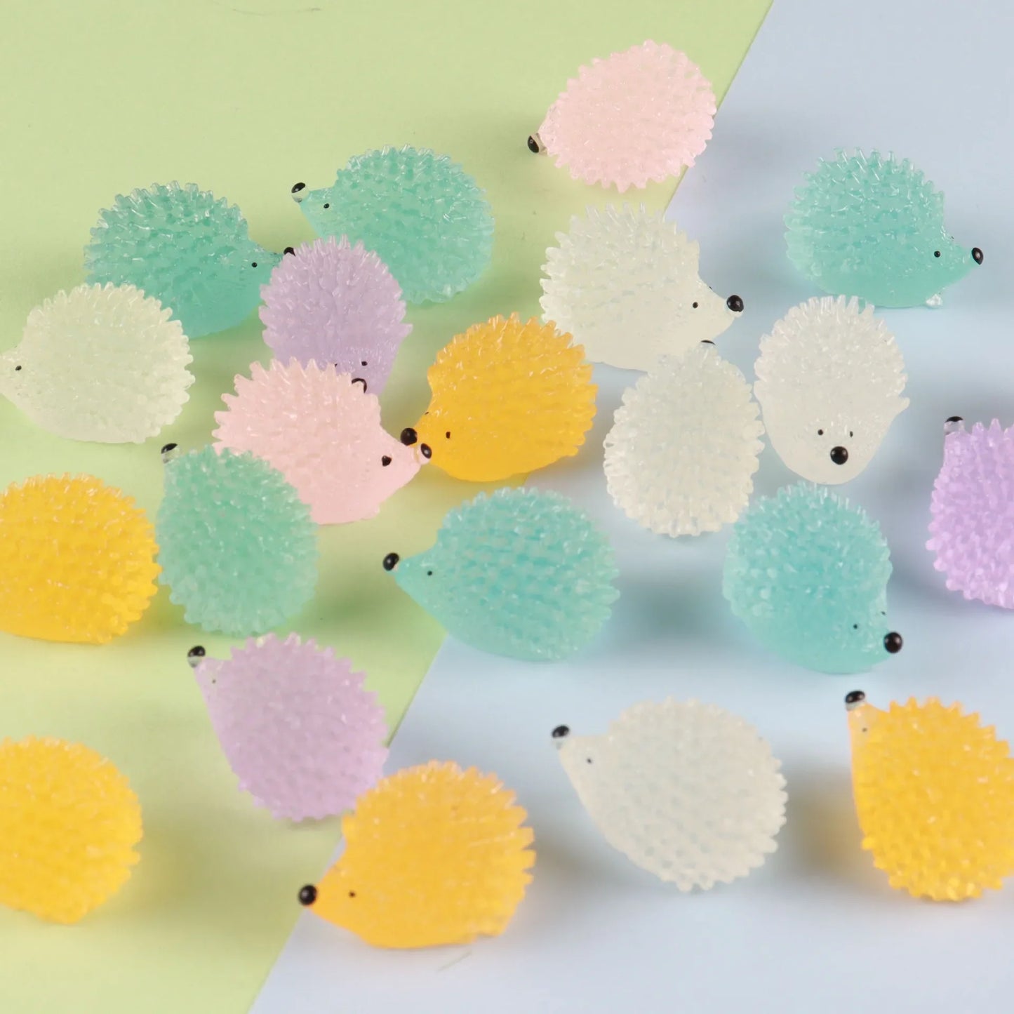 10/100PC Luminous Mini Resin Hedgehogs Figures Glow in The Dark Tiny Resin Hedgehogsfor Dollhouse Micro Landscape DIY Home Decor