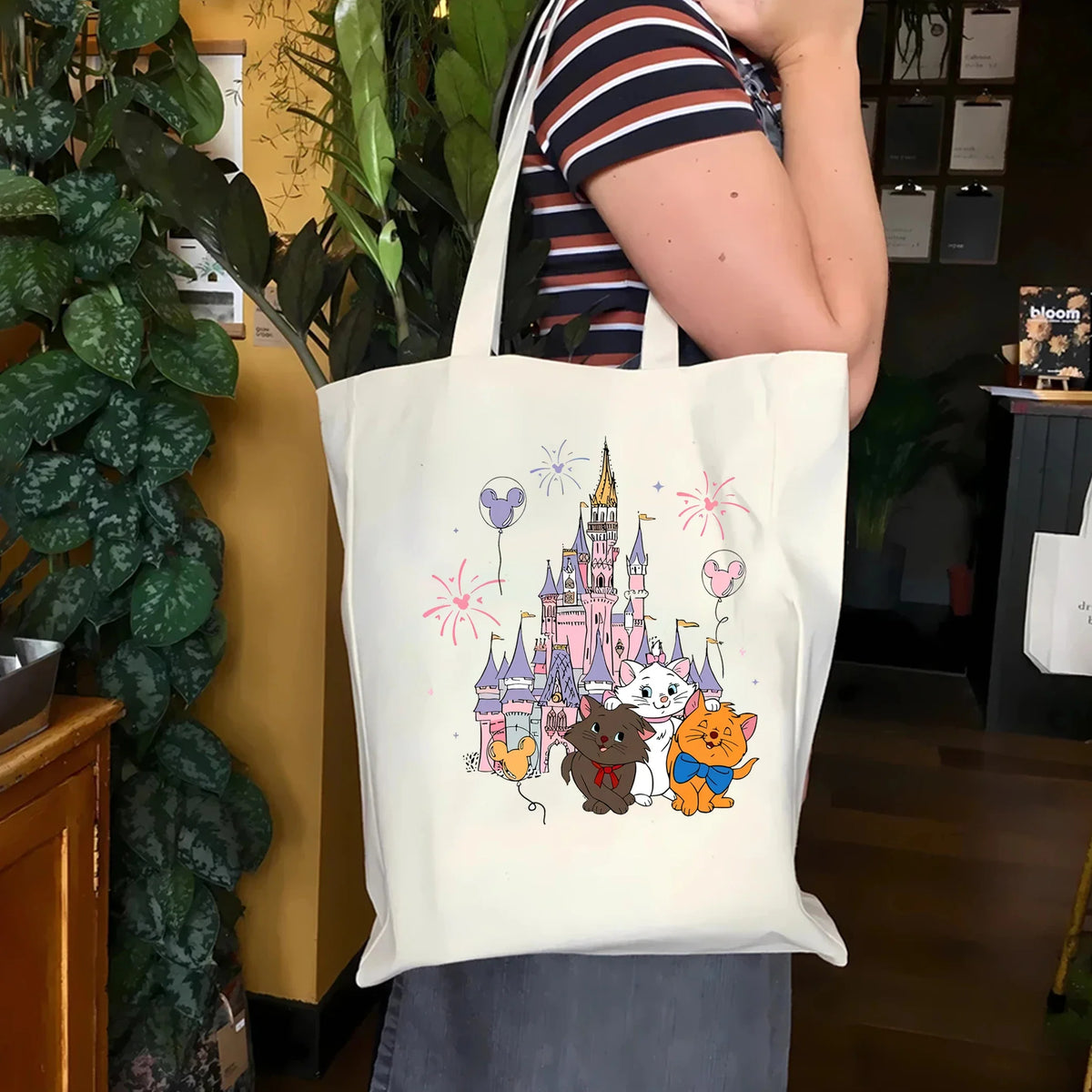 Disney The Aristocats Marie Cat Women's Shoulder Bag | Cute Cat Reusable Shopping Bag (Large Capacity Portable Travel Tote)
