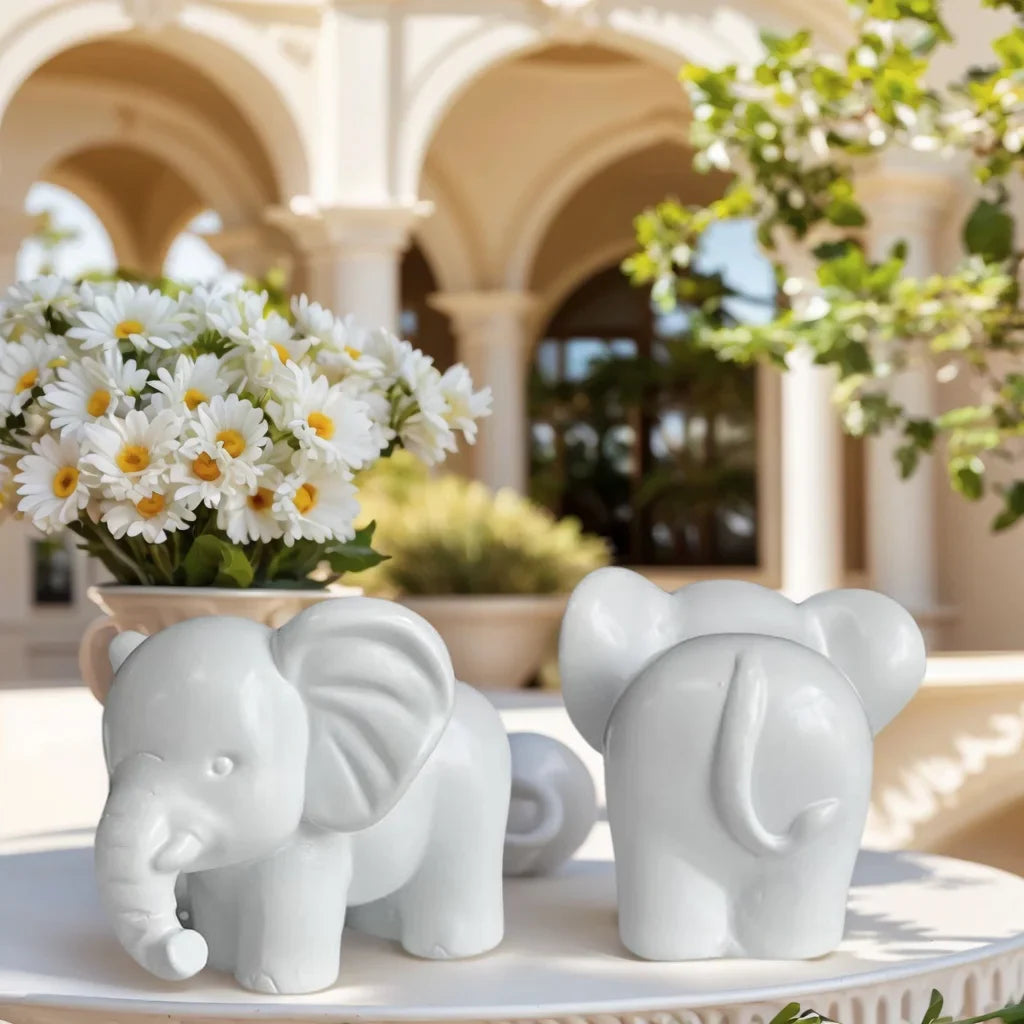 Nordic Style Black and White Golden Elephant Figurine, Auspicious Meaning Home Decoration Item, Stylish and Exquisite Decoration for Living Room and Study, Conveying a Warm Atmosphere