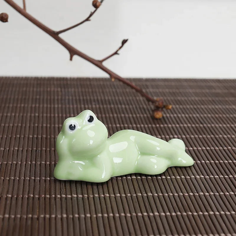 Creative Ceramic Chopstick Holder Funny Frog Cutlery Stand Spoon Fork Rest Tableware Restaurant Utensil Kitchen Tools Home Decor