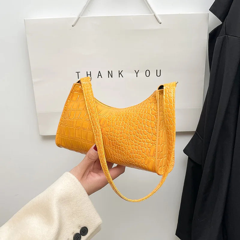 Fashion Exquisite Shoulder Bag | Retro Casual Women's Tote & Female Leather Solid Color Chain Handbag (Small Square Armpit Bag)