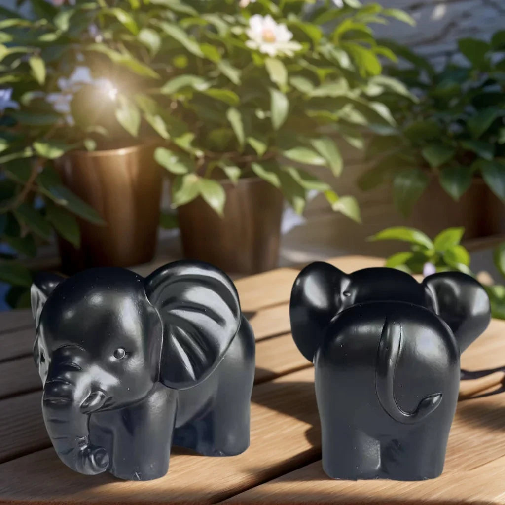 Nordic Style Black and White Golden Elephant Figurine, Auspicious Meaning Home Decoration Item, Stylish and Exquisite Decoration for Living Room and Study, Conveying a Warm Atmosphere