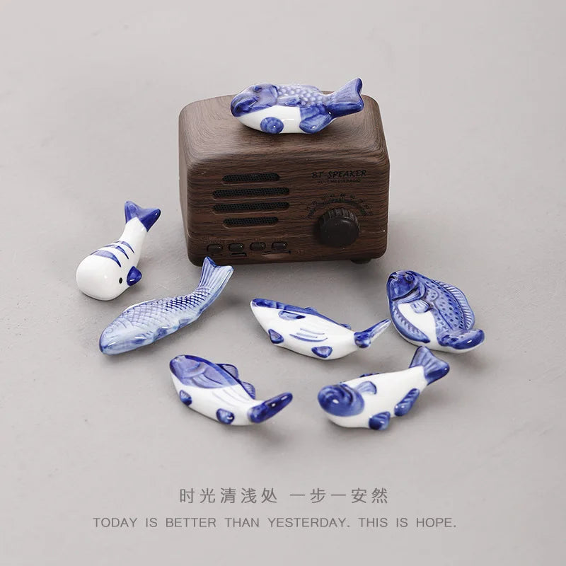 Cute Ceramic Fish Shape Chopsticks Holders Chopstick Stand Shelf Cartoon Animals Spoons Fork Rack Ceramic Rest Kitchen Utensil