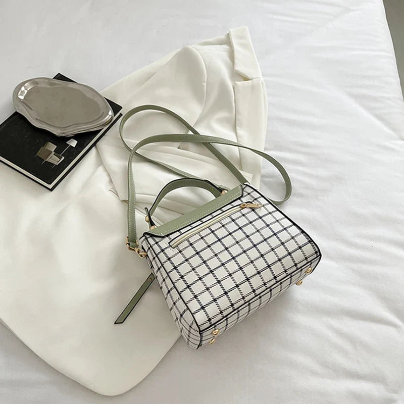 Women's Trendy Flap Shoulder Bag | PU Leather Crossbody Bag (Simple Plaid Designer Messenger Bag, Small Purse & Handbags Pouch)