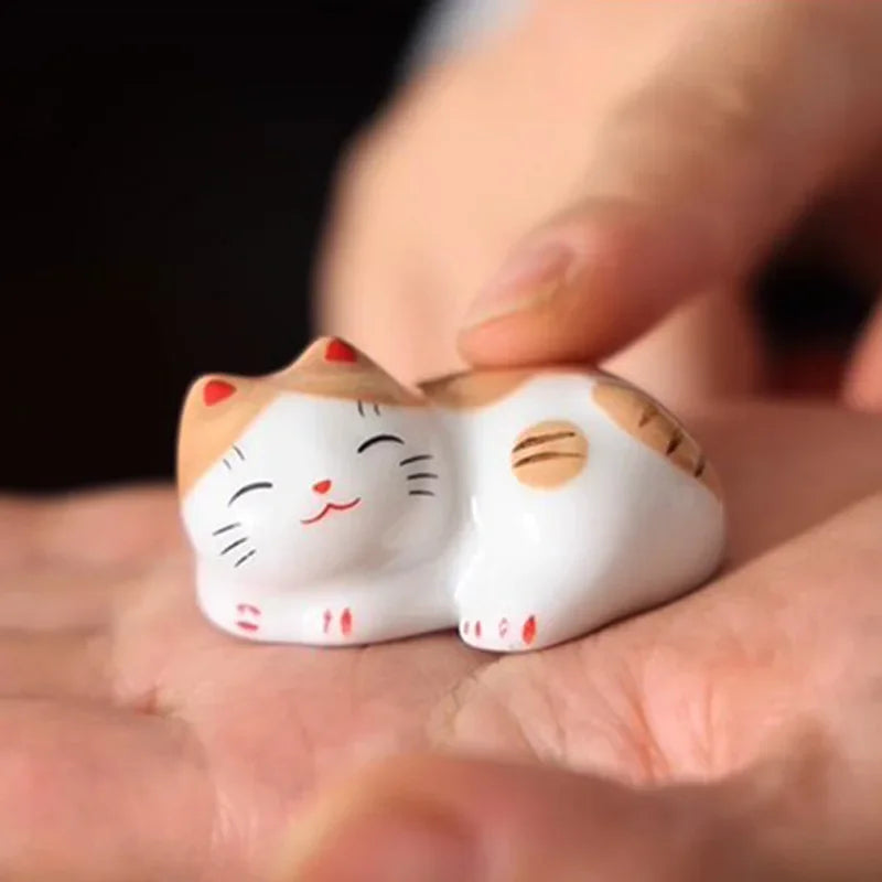 1-5PCS Cute Lucky Cat Chopsticks Holder Japanese Ceramic Chopstick Ceramic Home Decoration Spoon Holder Tableware Food Sushi