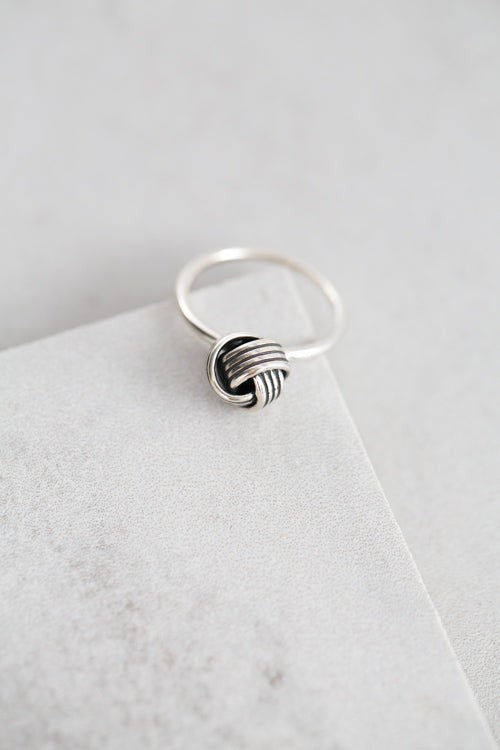 Twisted Knot Ring