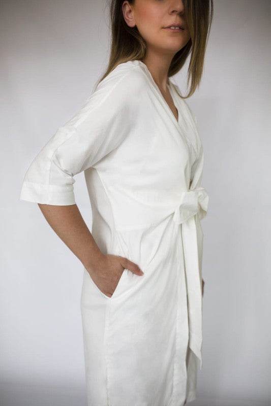 White Dress jacket 3/4 sleeve ties in front with p