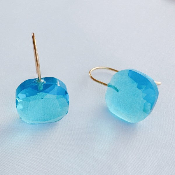 Seamlessly Floating Jewel Earrings