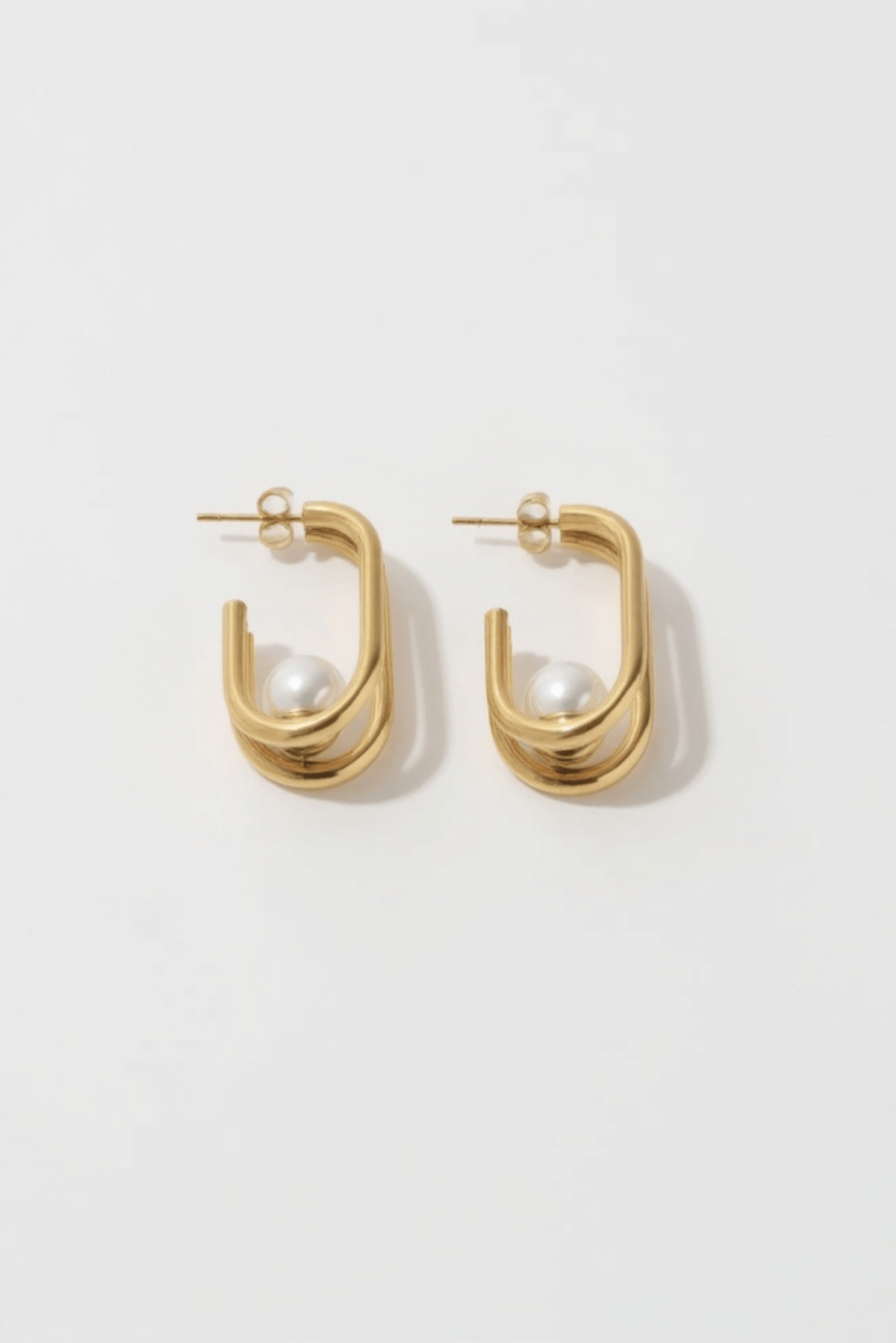 Thalia Waterproof Earring Shiny Faux Pearl at Center Dazzling